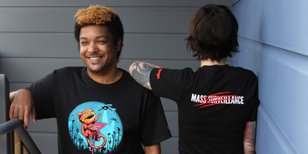 Claw Back T-Shirt